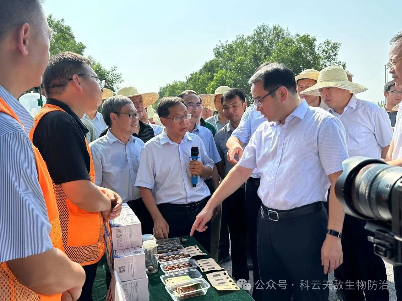 河南省秋作物病蟲害防控暨秋糧&ldquo;一噴多促&rdquo;現(xiàn)場會召開，我公司生物防治產(chǎn)品深受與會人員好評